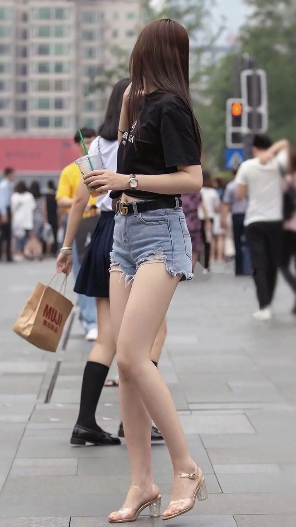 现场高呼：王强的压哨三分点燃全场！