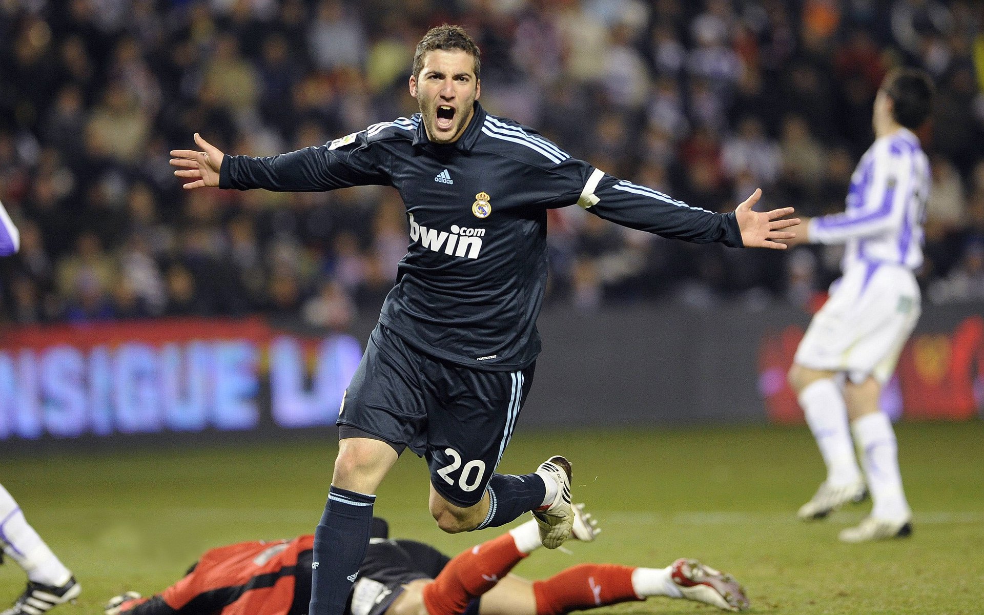 爱游戏全站app注册-融合多语种技术打造国际足球交流平台，助推中国足球走出去，国际足球教育